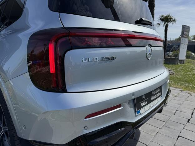 MERCEDES-BENZ GLB 250+ avec technologie EQ Limited Edition  GLB 250+ avec technologie EQ Limited Edition