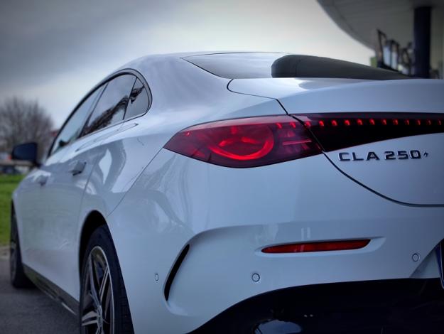 MERCEDES-BENZ CLA Coupé AMG LINE   CLA 250+ avec technologie EQ