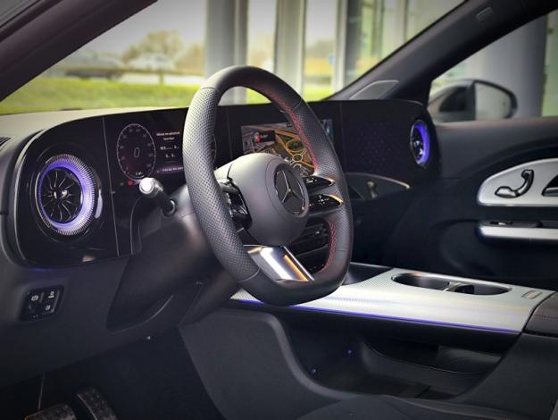 MERCEDES-BENZ CLA Coupé AMG LINE   CLA 250+ avec technologie EQ