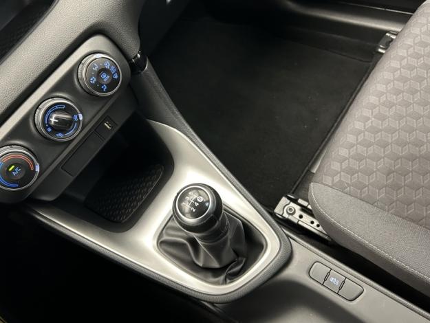 TOYOTA Yaris 70 VVT-i Dynamic  