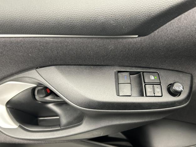 TOYOTA Yaris 70 VVT-i Dynamic  