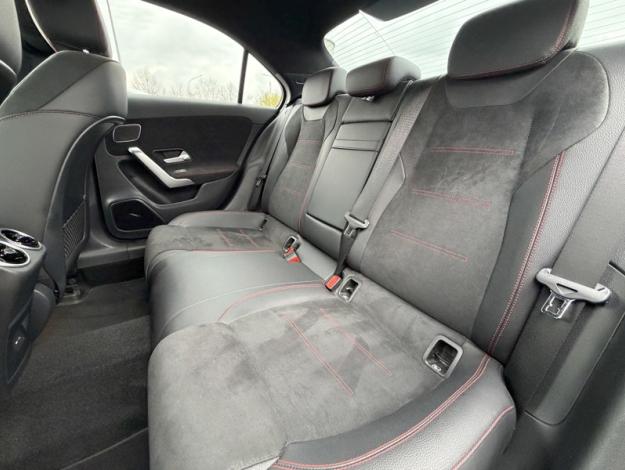 MERCEDES-BENZ A 180 Berline AMG Pack Night  