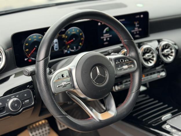 MERCEDES-BENZ A 180 Berline AMG Pack Night  