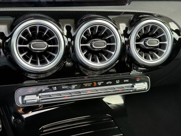 MERCEDES-BENZ Classe A 200 d 150ch AMG Line 8G-DCT AMG Line 200 d 150ch AMG Line 8G-DCT