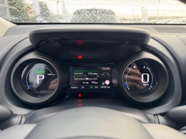 TOYOTA Yaris Hybride 116H Design MY22  