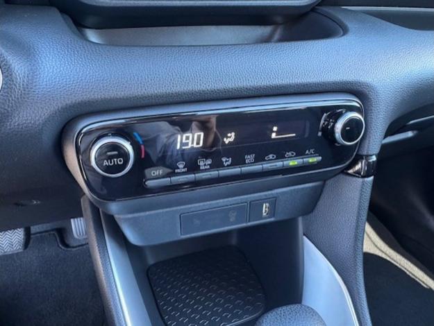 TOYOTA Yaris Hybride 116H Design MY22  