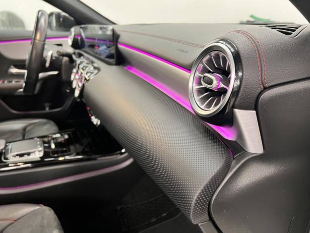 MERCEDES-BENZ CLA 200 d SB AMG Pack Night Pano  