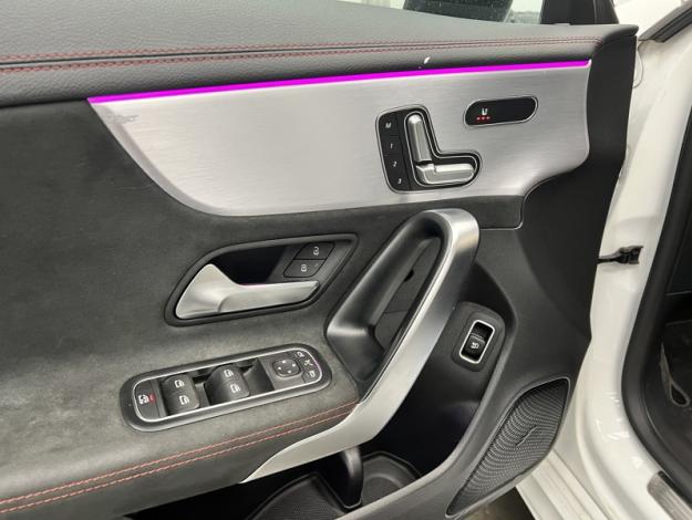 MERCEDES-BENZ CLA 200 d SB AMG Pack Night Pano  