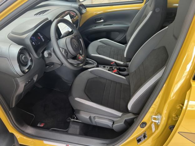 TOYOTA Aygo X Hybride 116h GR Sport  AYGO X 116H GR SPORT JBL