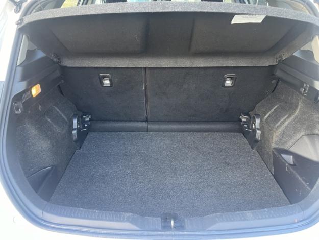 TOYOTA Auris 1.8 HYBRID 136 CVT AUTO DESIGN  