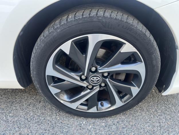 TOYOTA Auris 1.8 HYBRID 136 CVT AUTO DESIGN  