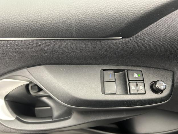 TOYOTA Yaris 70 VVT-i Dynamic  