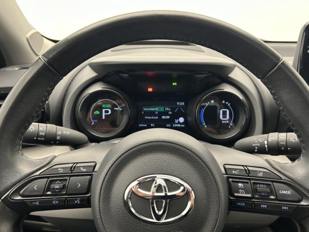 TOYOTA Yaris 116h Iconic  TOIT PANO