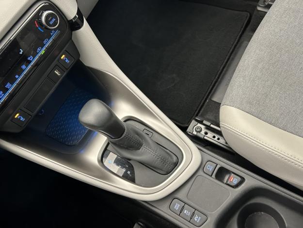 TOYOTA Yaris 116h Iconic  TOIT PANO