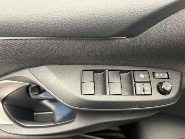 TOYOTA Yaris 116h Iconic  TOIT PANO