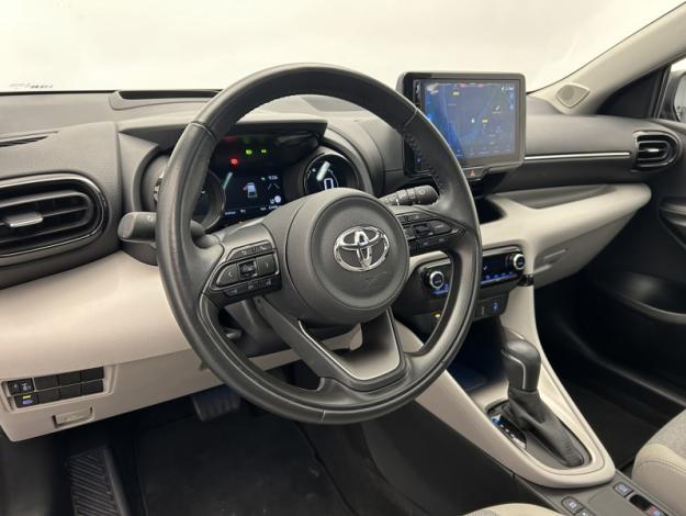 TOYOTA Yaris 116h Iconic  TOIT PANO