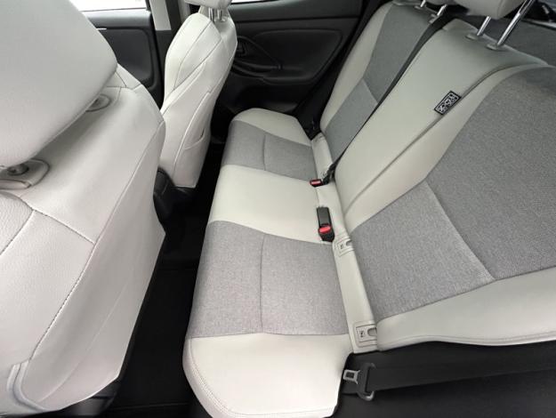 TOYOTA Yaris 116h Iconic  TOIT PANO