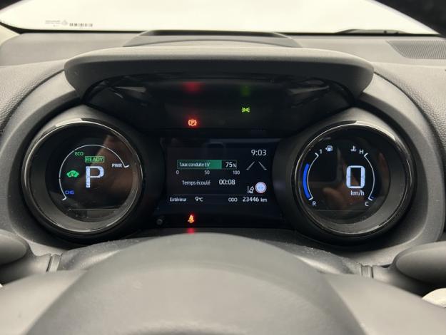 TOYOTA Yaris 116h Iconic  TOIT PANO