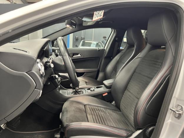 MERCEDES-BENZ GLA 180 AMG Pack Night  