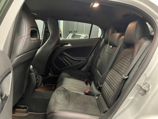 MERCEDES-BENZ GLA 180 AMG Pack Night  