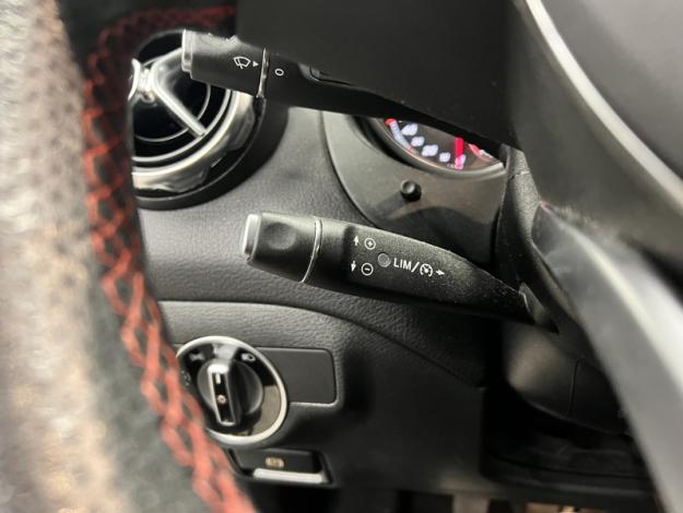 MERCEDES-BENZ GLA 180 AMG Pack Night  