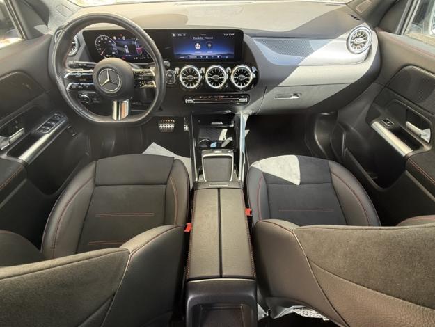 MERCEDES-BENZ GLA 200 d AMG Line  