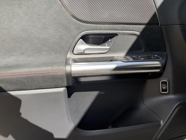 MERCEDES-BENZ GLA 200 d AMG Line  