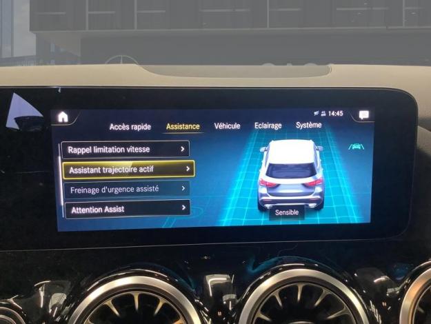 MERCEDES-BENZ GLA 180 180 d AMG Line  