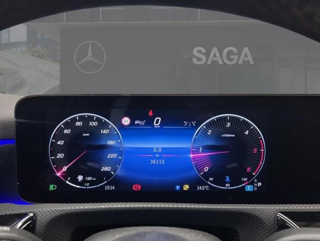 MERCEDES-BENZ A 180 d AMG Line  