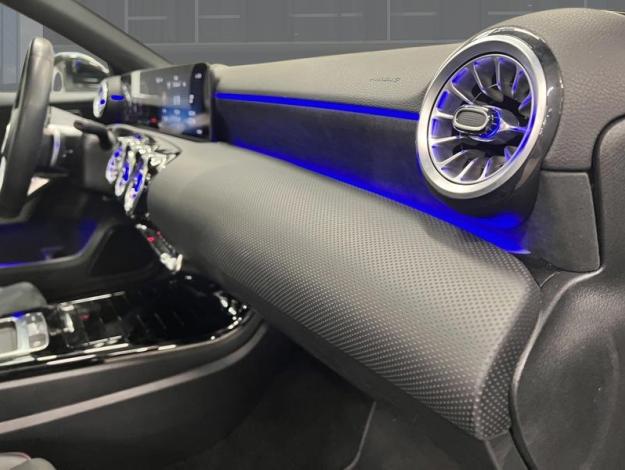 MERCEDES-BENZ A 180 d AMG Line  