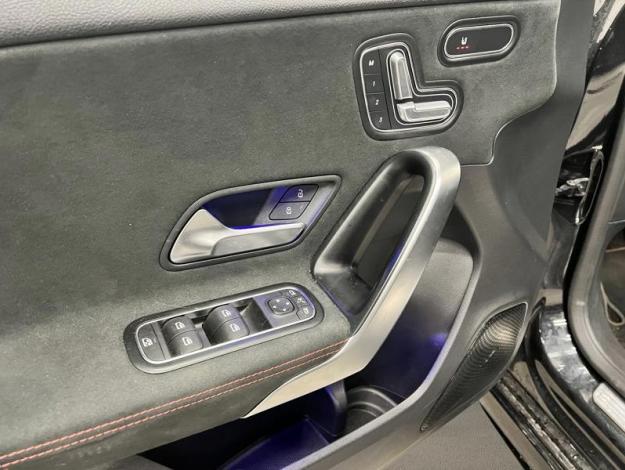 MERCEDES-BENZ A 180 d AMG Line  