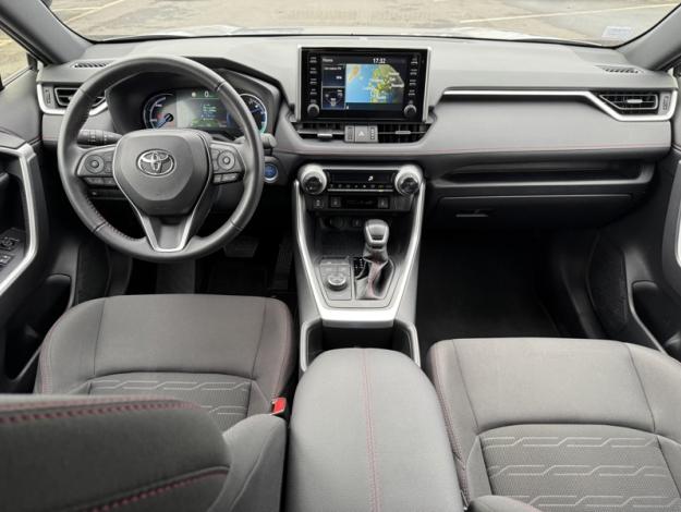 TOYOTA RAV4 Hybrid Rechargeable AWD Design Nav  