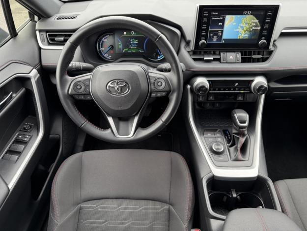TOYOTA RAV4 Hybrid Rechargeable AWD Design Nav  