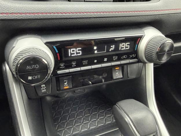 TOYOTA RAV4 Hybrid Rechargeable AWD Design Nav  