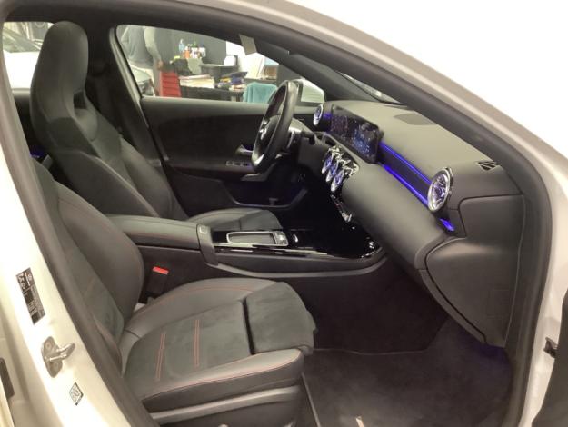 MERCEDES-BENZ A 250 e AMG Line Toit Pano Facelift  