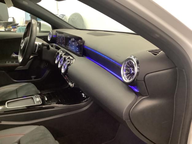 MERCEDES-BENZ A 250 e AMG Line Toit Pano Facelift  