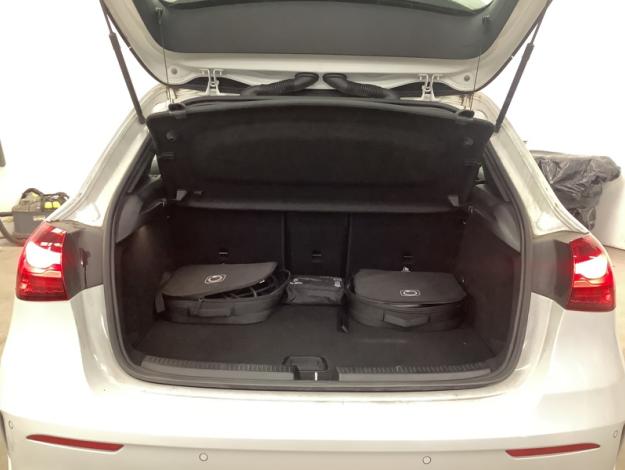 MERCEDES-BENZ A 250 e AMG Line Toit Pano Facelift  