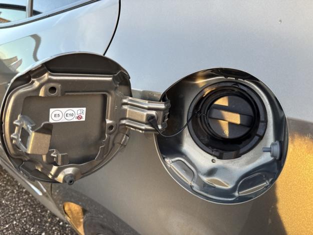 TOYOTA Corolla Hybride 122h Design / Toit ouvrant  