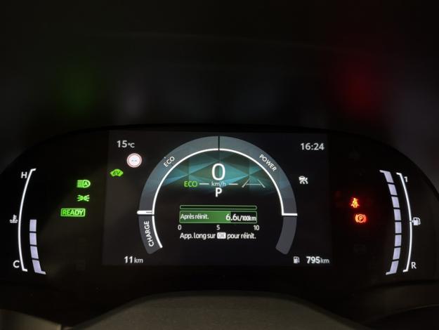 TOYOTA Yaris Hybride 116h Design  YARIS HYBRIDE 116H DESIGN VD MY26