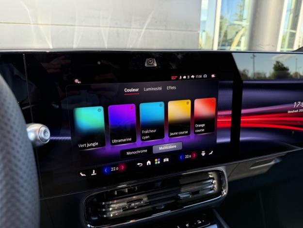 MERCEDES-BENZ GLB 250+ avec technologie EQ Limited Edition  GLB 250+ avec technologie EQ Limited Edition