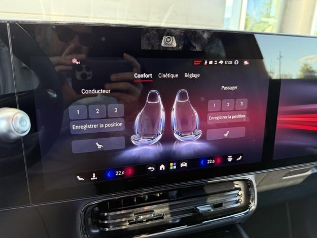 MERCEDES-BENZ GLB 250+ avec technologie EQ Limited Edition  GLB 250+ avec technologie EQ Limited Edition