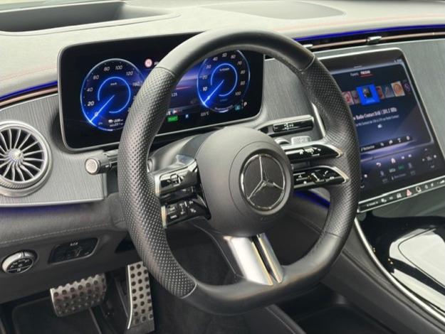 MERCEDES-BENZ EQE 350 + Berline AMG Toit Pano Burmester  