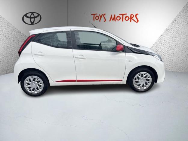 TOYOTA Aygo 1.0 VVT-i x-play  