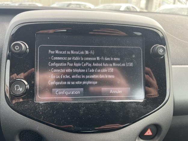 TOYOTA Aygo 1.0 VVT-i x-play  