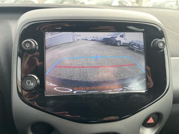 TOYOTA Aygo 1.0 VVT-i x-play  