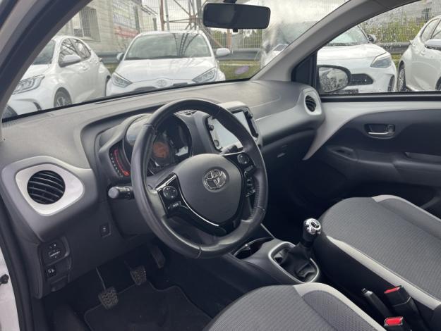 TOYOTA Aygo 1.0 VVT-i x-play  