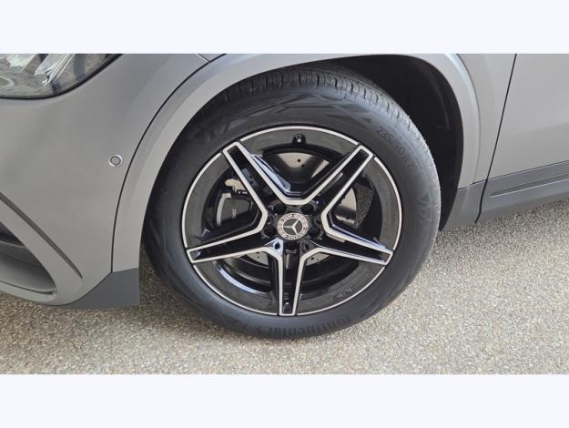 MERCEDES-BENZ GLA 200 d AMG Line  GLA 200 d AMG Line
