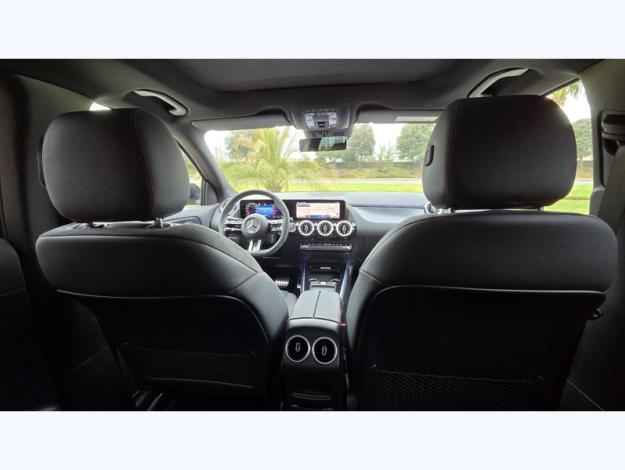 MERCEDES-BENZ GLA 200 d AMG Line  GLA 200 d AMG Line