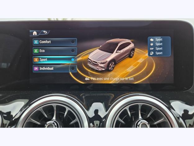 MERCEDES-BENZ GLA 200 d AMG Line  GLA 200 d AMG Line