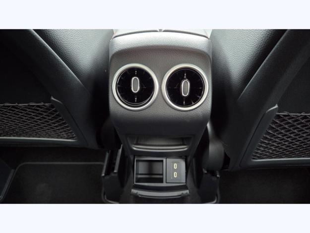 MERCEDES-BENZ GLA 200 d AMG Line  GLA 200 d AMG Line